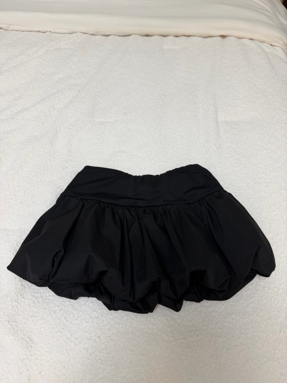 SHEIN Black Ruffled Mini Skirt
